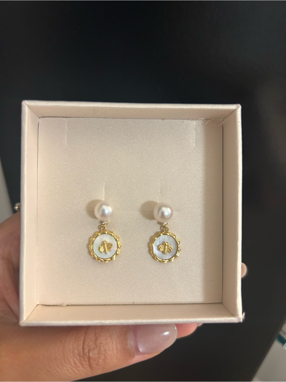 Near 7mm Akoya Pearl & Bee Mother-of-Pearl Drop Earrings, gold plated 925S